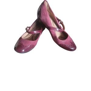 COMFORTIVA leather  Mary-jane Wedge  Preowned cushioned memory foam woman's  7W